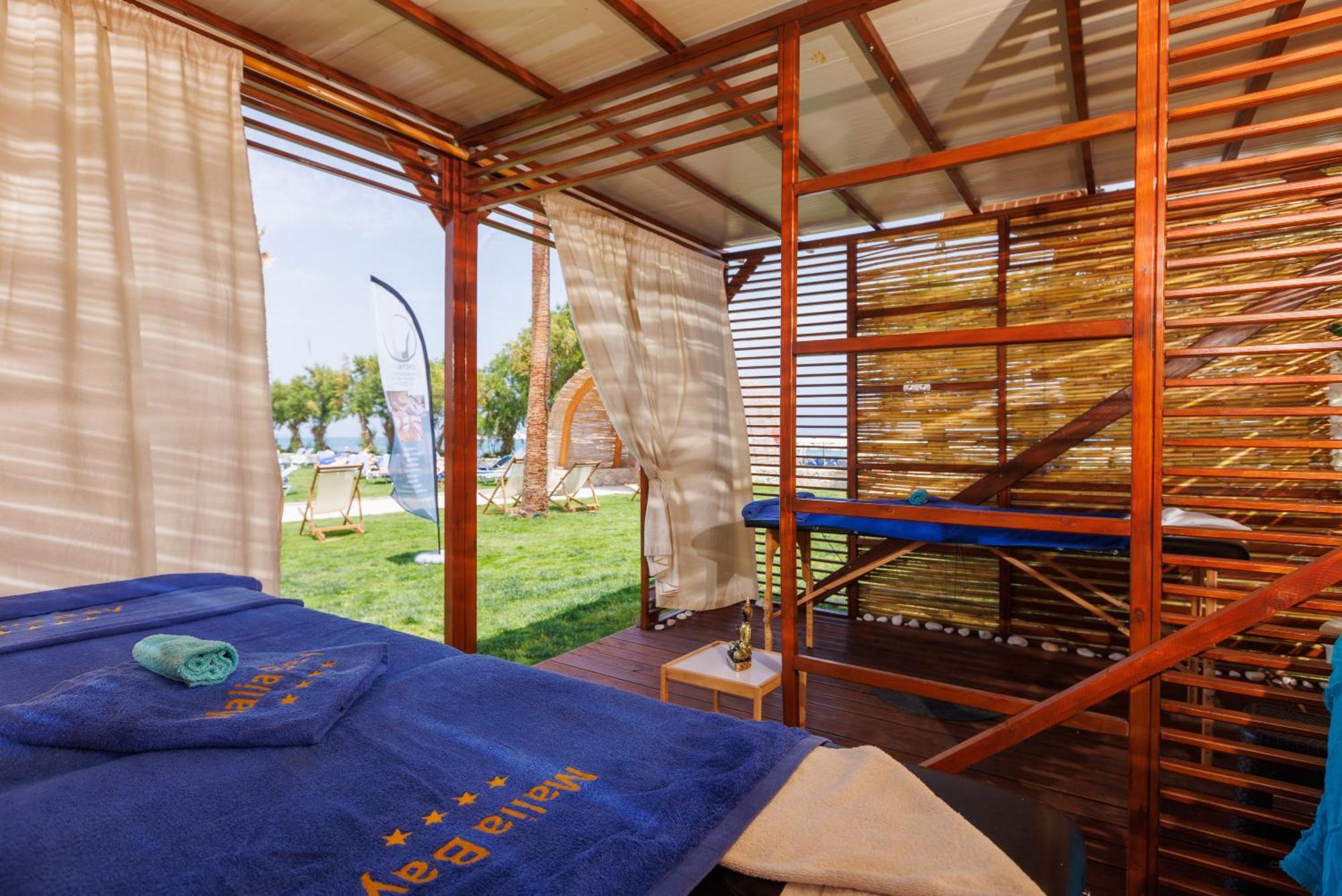 Malia Bay Beach Hotel & Bungalows Exterior photo