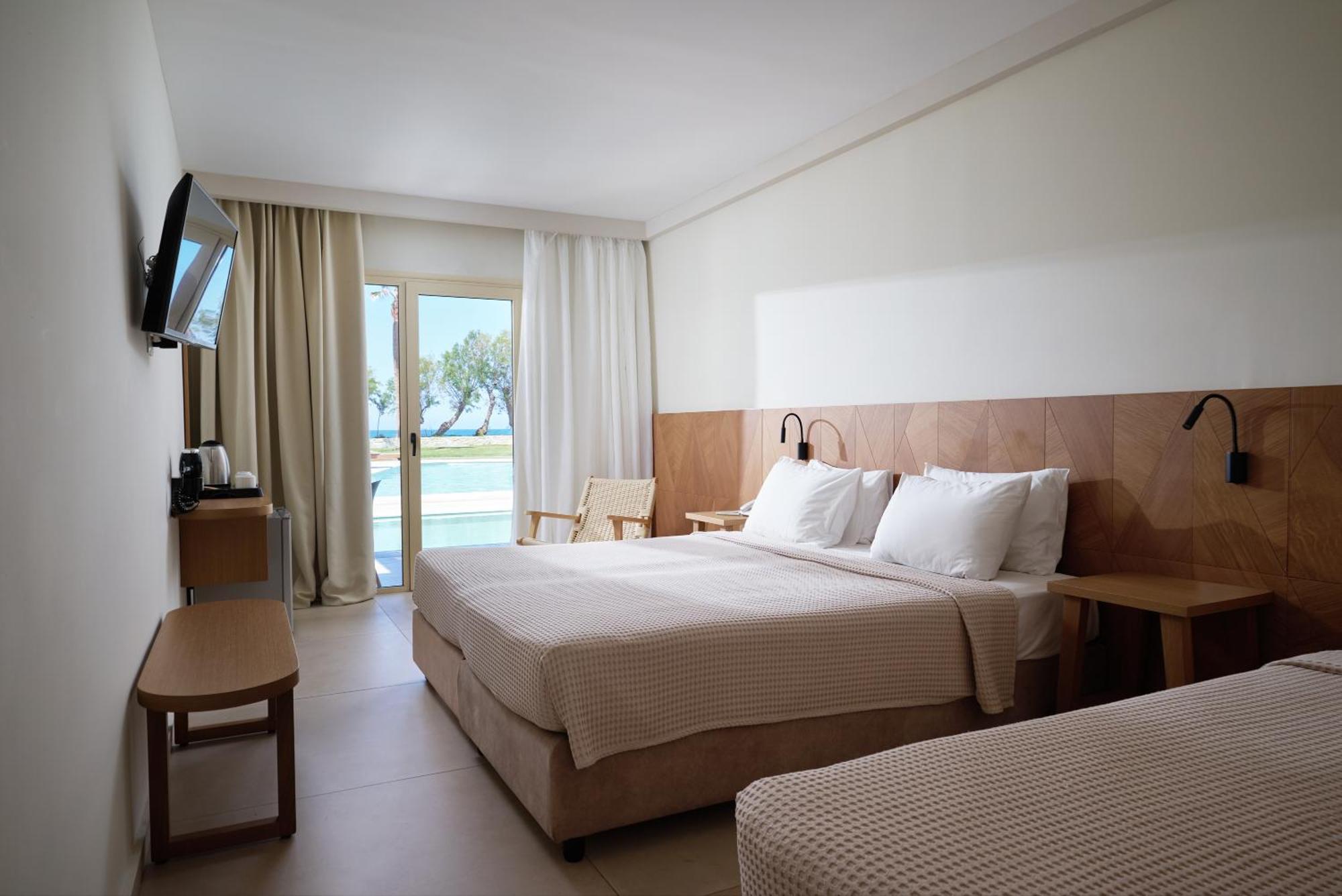 Malia Bay Beach Hotel & Bungalows Exterior photo