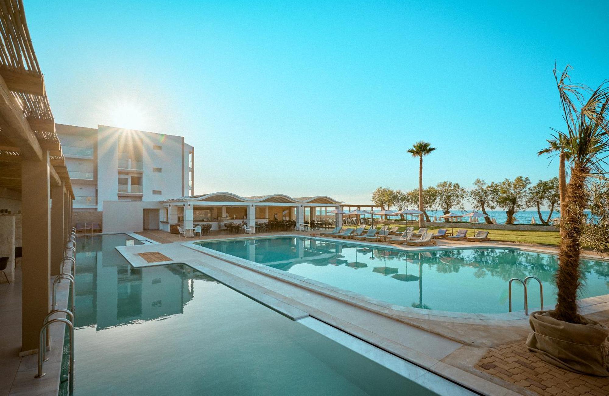 Malia Bay Beach Hotel & Bungalows Exterior photo